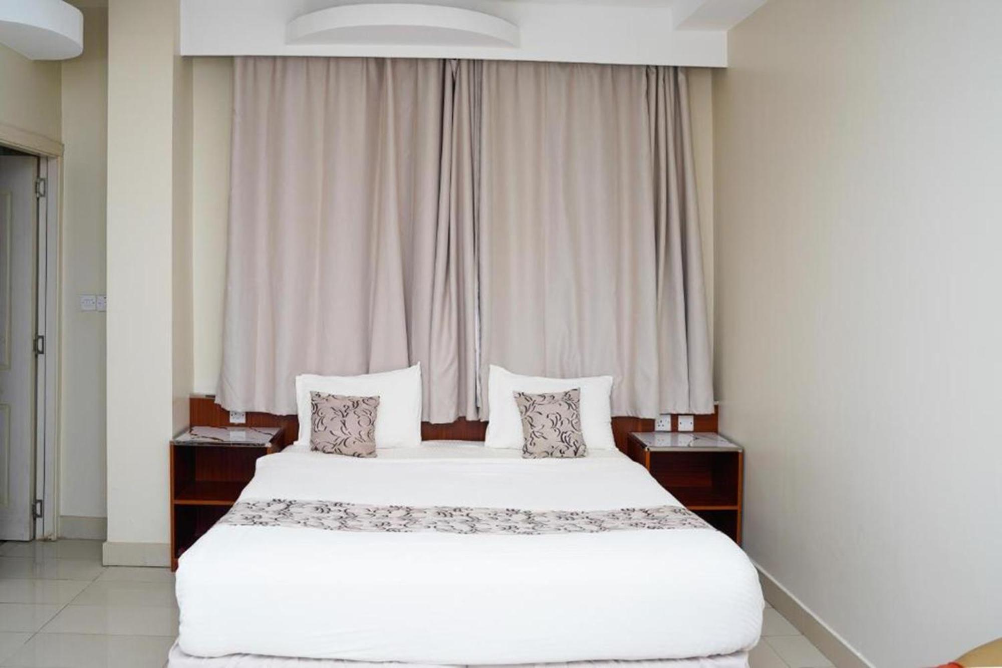 Al Bayrahaa Hotel Apartments Seeb Extérieur photo