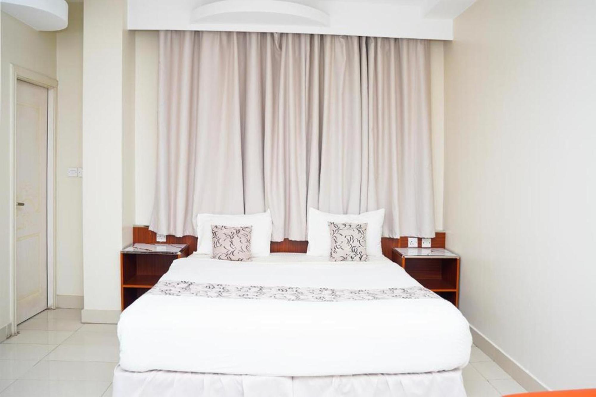Al Bayrahaa Hotel Apartments Seeb Extérieur photo